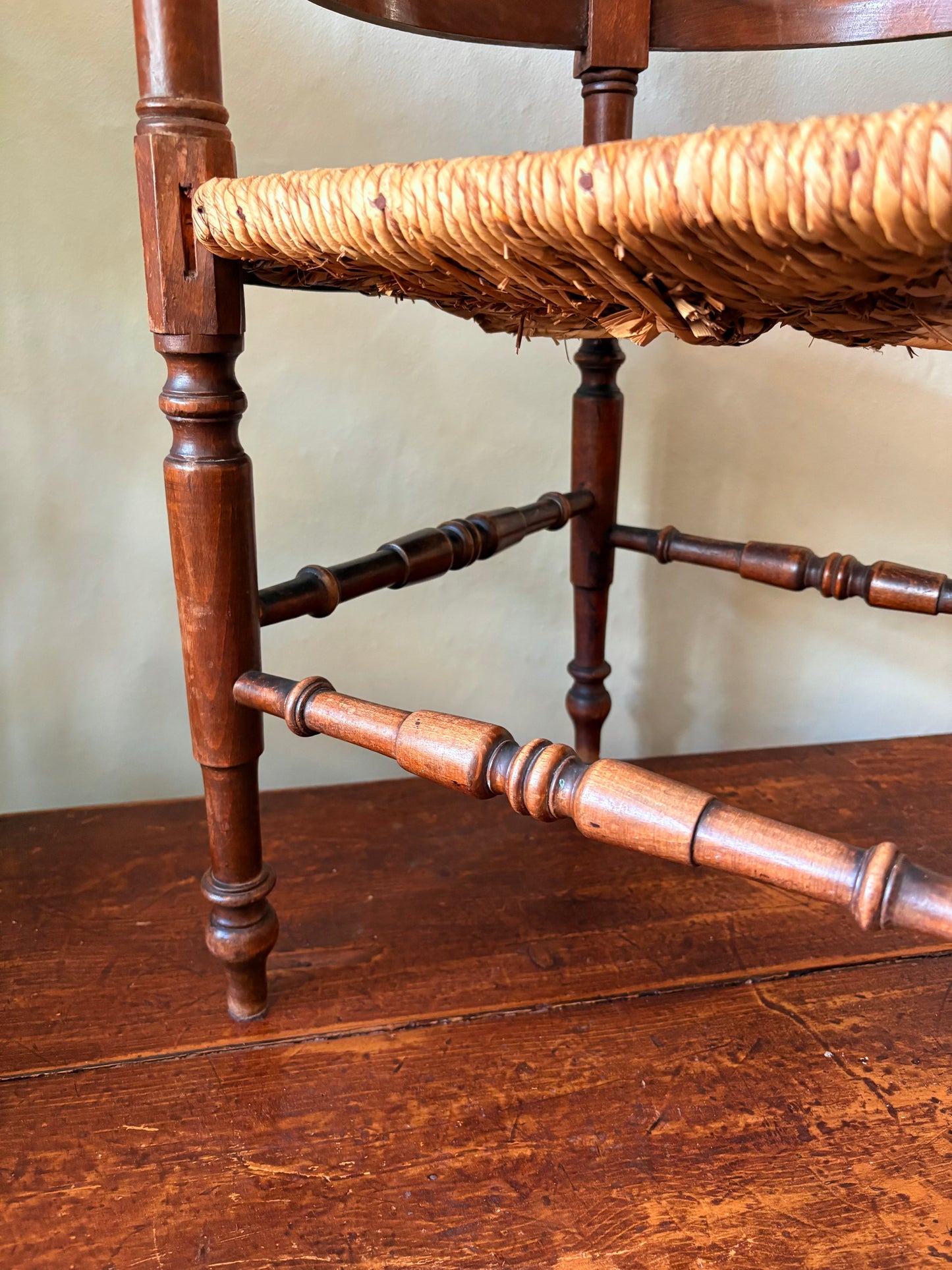 Bow backed corner chair